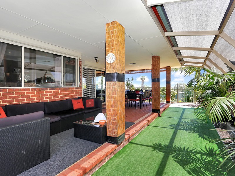 35 Cupello Drive, Swan View WA 6056