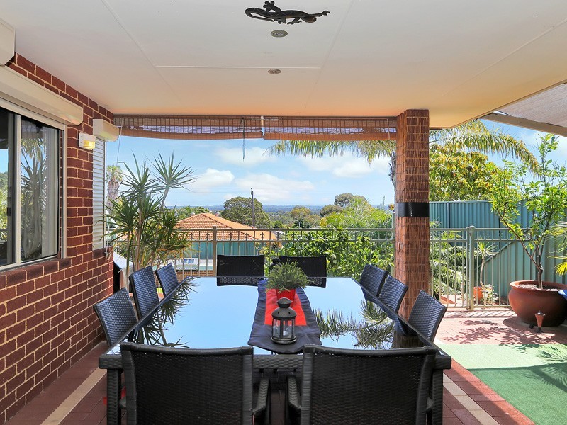 35 Cupello Drive, Swan View WA 6056