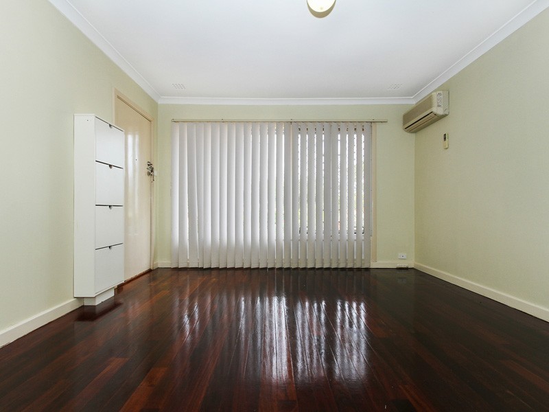 8 Girrawheen Avenue, Girrawheen WA 6064