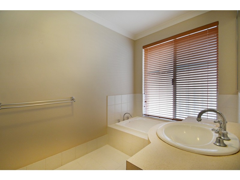 14 Kokoda Boulevard, Dianella WA 6059