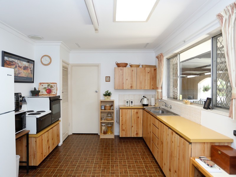 3 Hackett Street, Bellevue WA 6056
