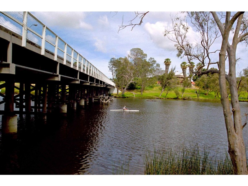 11b Fourth Avenue, Bassendean WA 6054