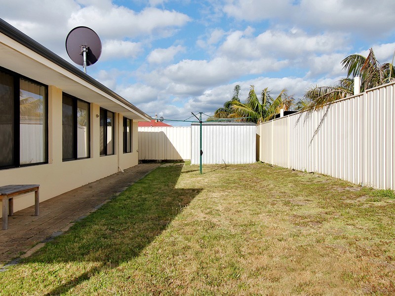 44 Sugarwood Drive, Thornlie WA 6108