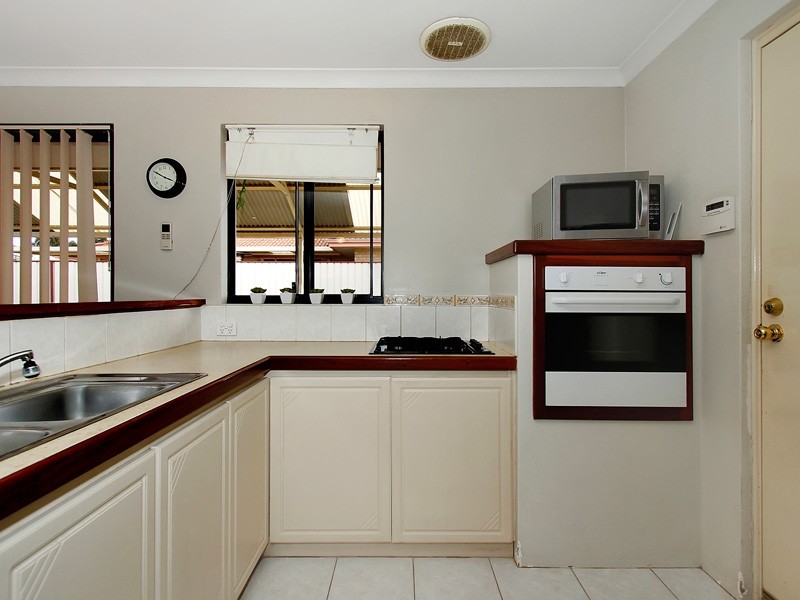 44 Sugarwood Drive, Thornlie WA 6108