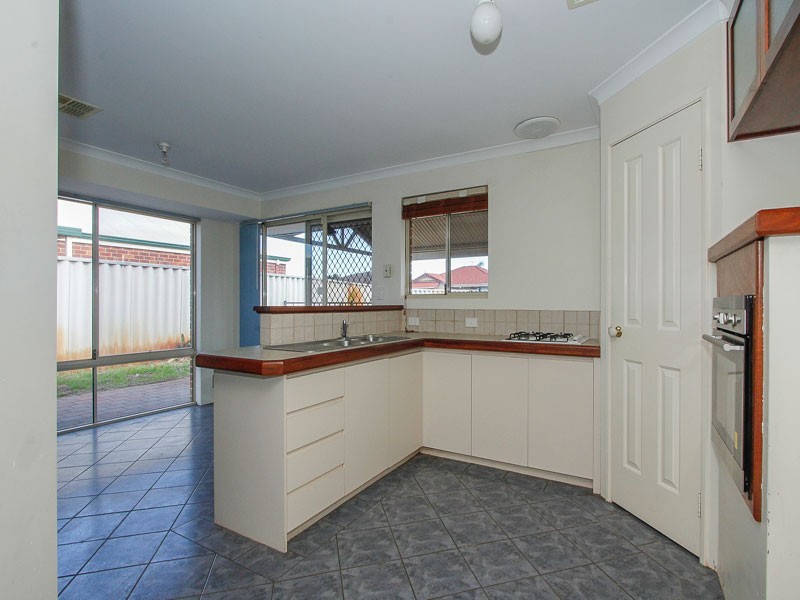 14 Napa Court, Caversham WA 6055