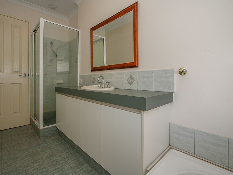 14 Napa Court, Caversham WA 6055