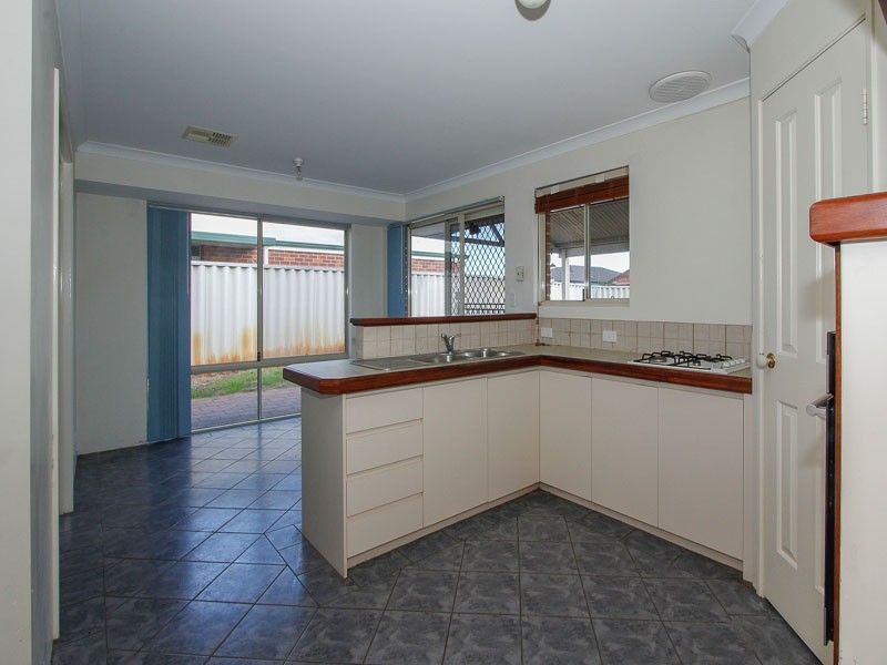 14 Napa Court, Caversham WA 6055