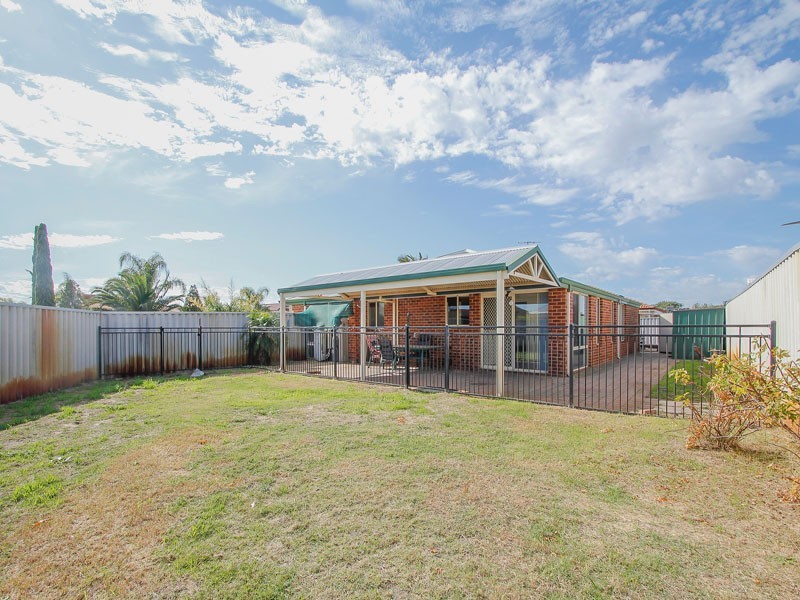 14 Napa Court, Caversham WA 6055