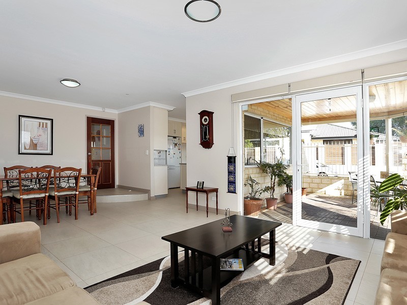 1/8 Palmer Place, Embleton WA 6062