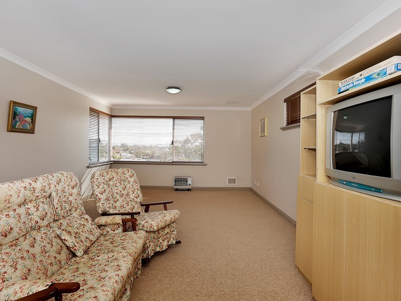 1/8 Palmer Place, Embleton WA 6062