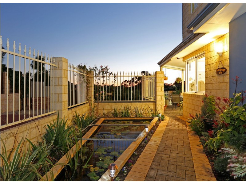 1/8 Palmer Place, Embleton WA 6062