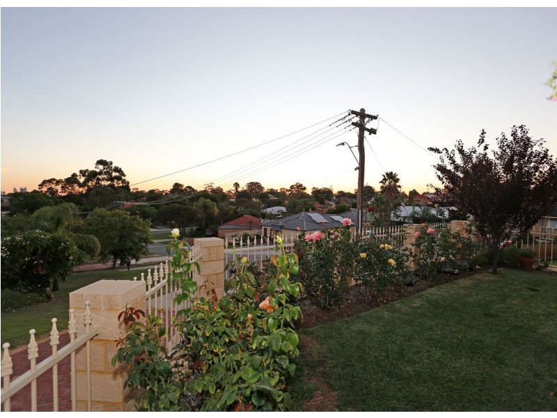 1/8 Palmer Place, Embleton WA 6062