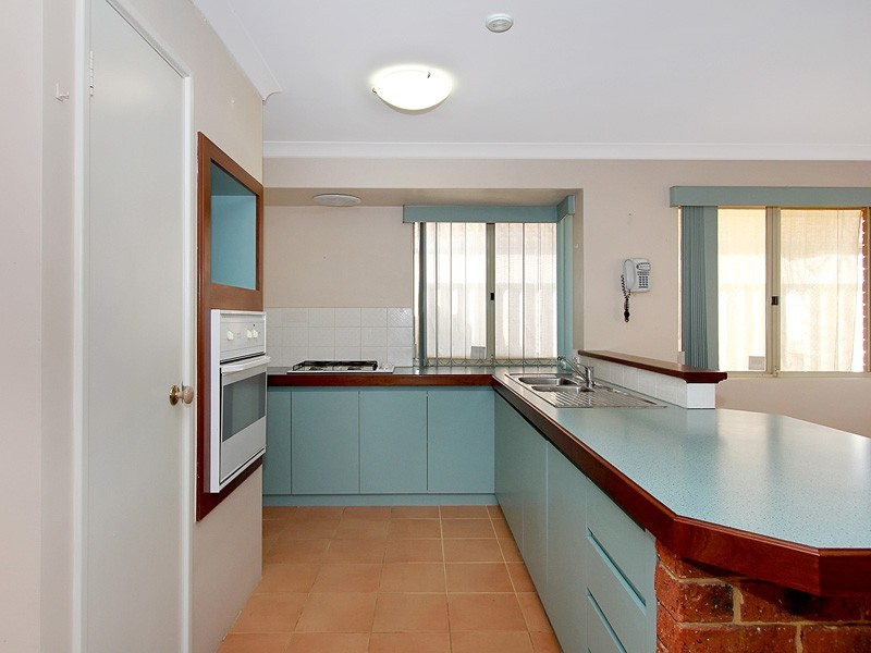 6 Nicholson Court, Canning Vale WA 6155