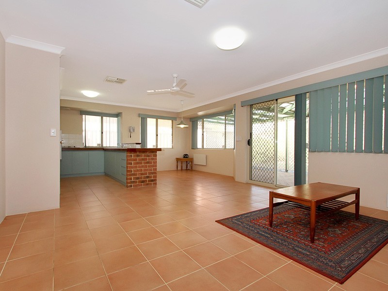 6 Nicholson Court, Canning Vale WA 6155