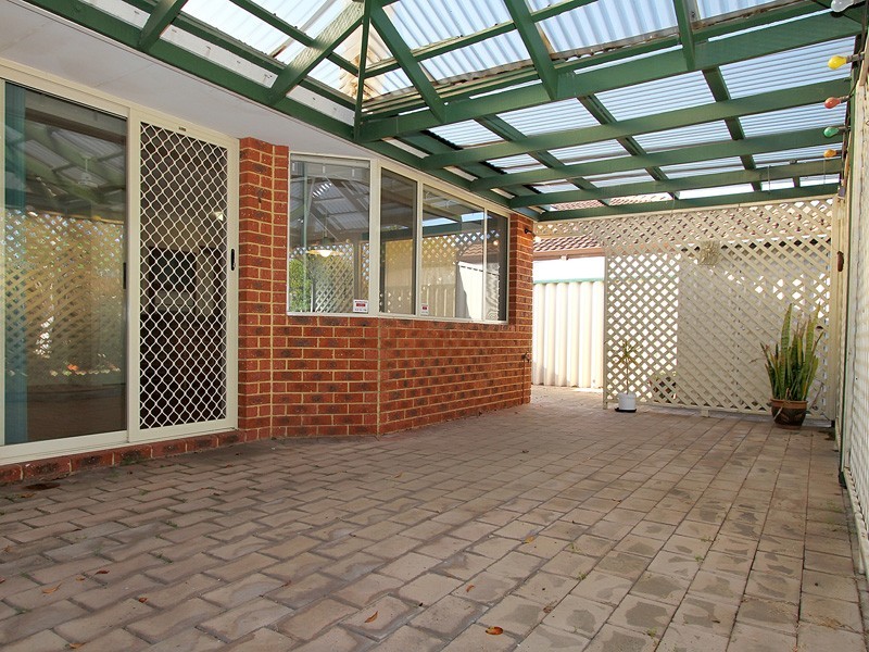 6 Nicholson Court, Canning Vale WA 6155