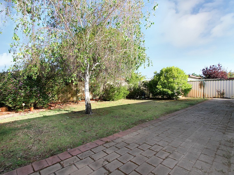 6 Nicholson Court, Canning Vale WA 6155