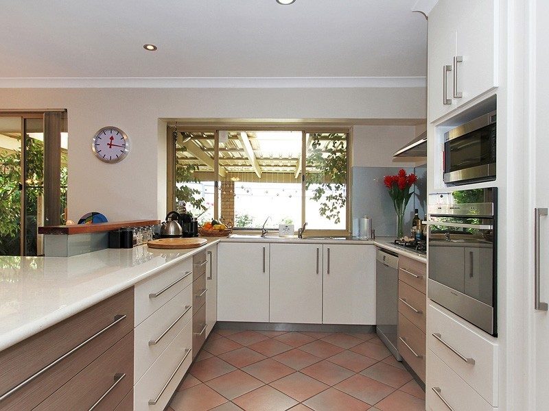 4 Hoya Court, Thornlie WA 6108