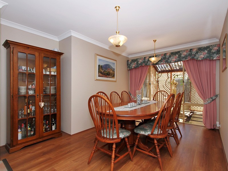 4 Hoya Court, Thornlie WA 6108