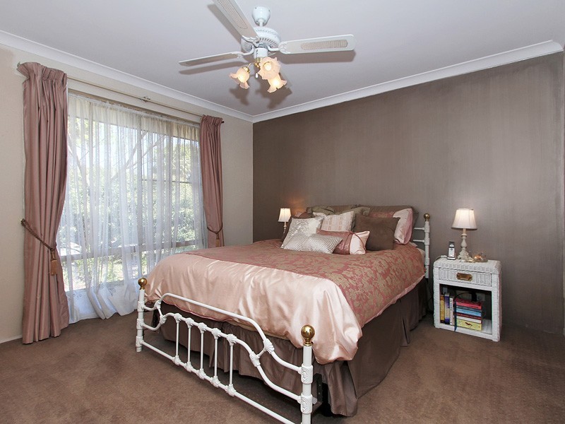 4 Hoya Court, Thornlie WA 6108