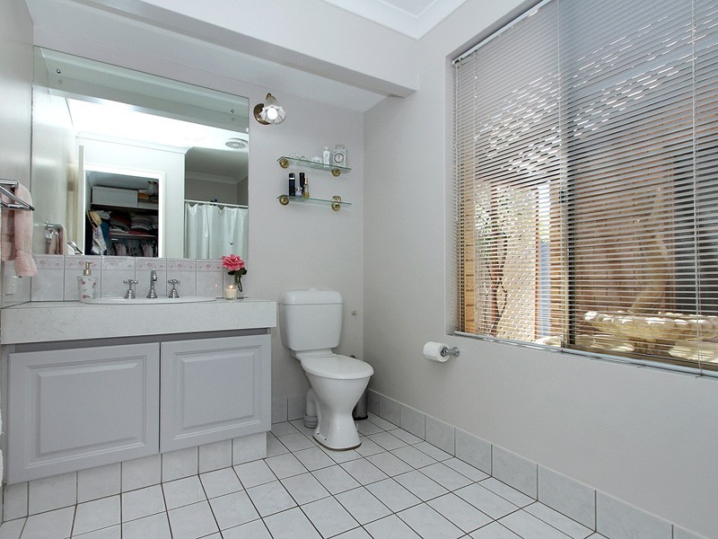 4 Hoya Court, Thornlie WA 6108