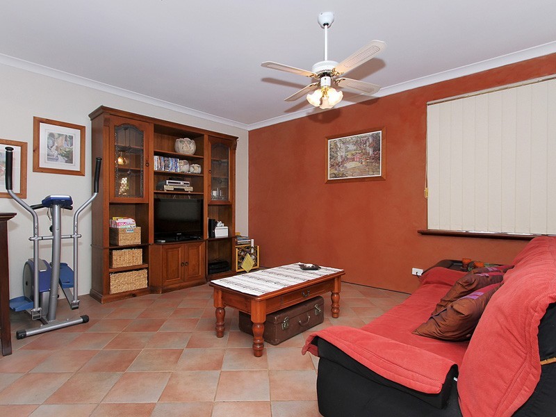 4 Hoya Court, Thornlie WA 6108