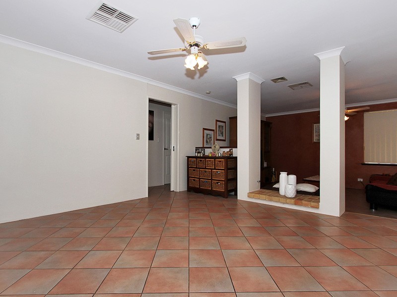 4 Hoya Court, Thornlie WA 6108