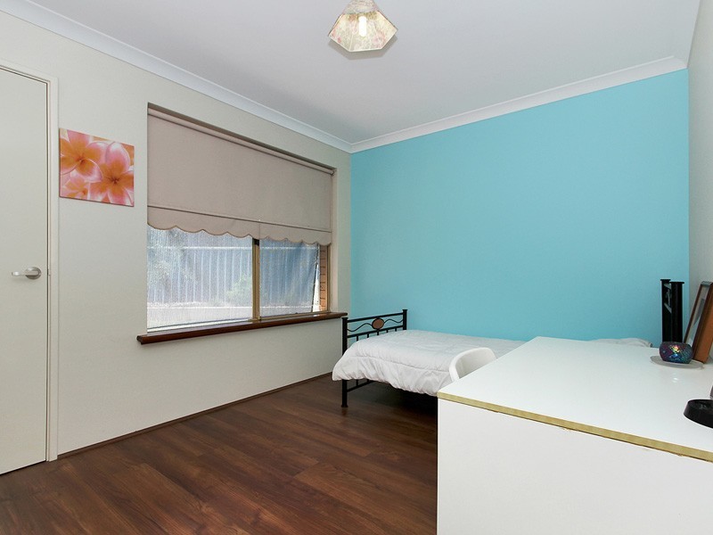 4 Hoya Court, Thornlie WA 6108