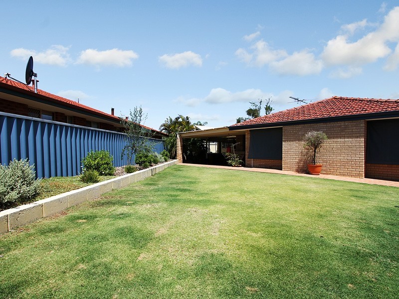 4 Hoya Court, Thornlie WA 6108