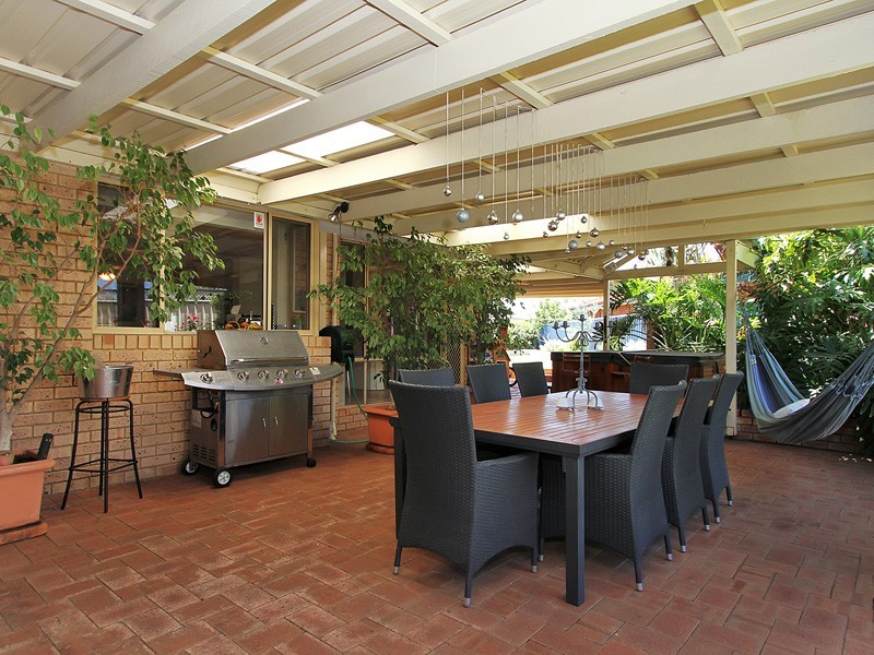 4 Hoya Court, Thornlie WA 6108