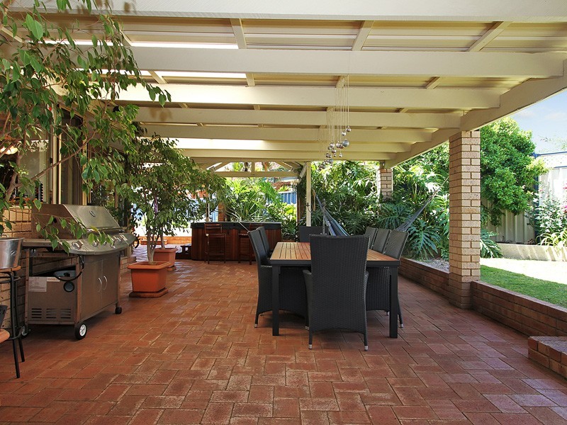 4 Hoya Court, Thornlie WA 6108