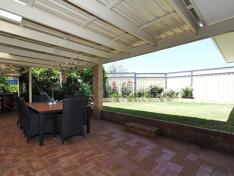 4 Hoya Court, Thornlie WA 6108