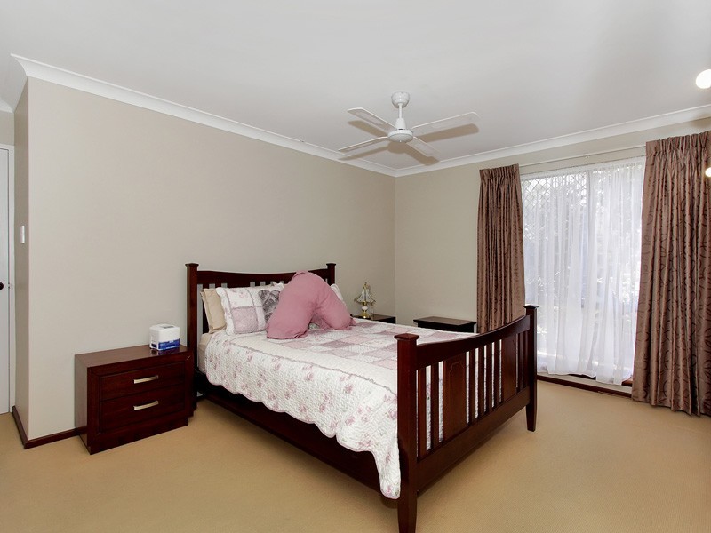 9 Fulmar Street, Thornlie WA 6108