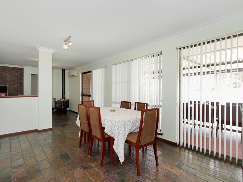 9 Fulmar Street, Thornlie WA 6108