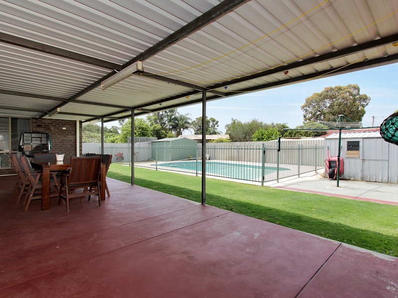 9 Fulmar Street, Thornlie WA 6108