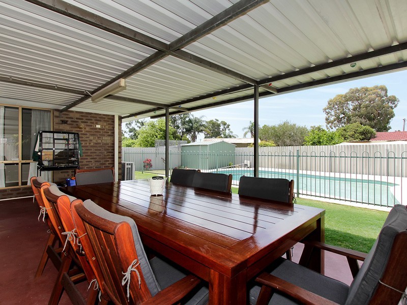 9 Fulmar Street, Thornlie WA 6108