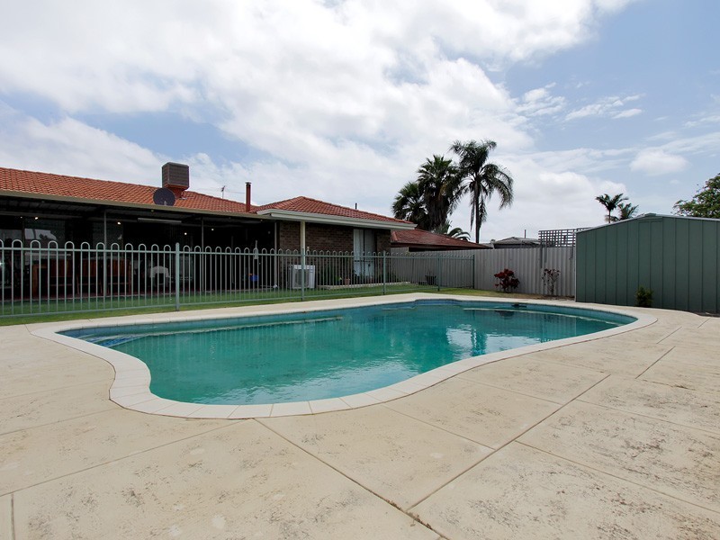 9 Fulmar Street, Thornlie WA 6108