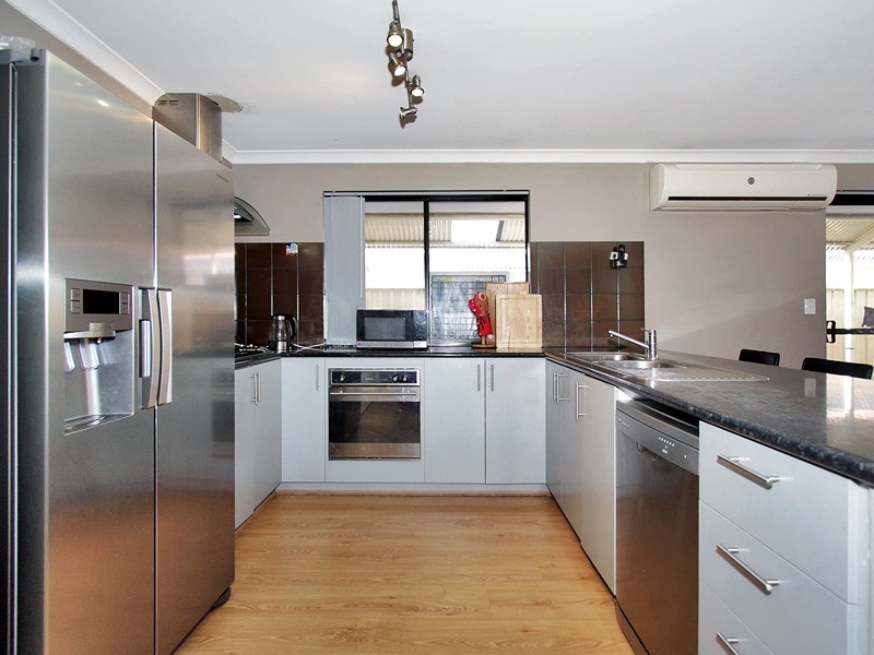 169 Shreeve Road, Canning Vale WA 6155