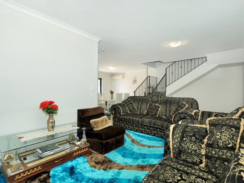 5/1 Ravenswood Drive, Nollamara WA 6061