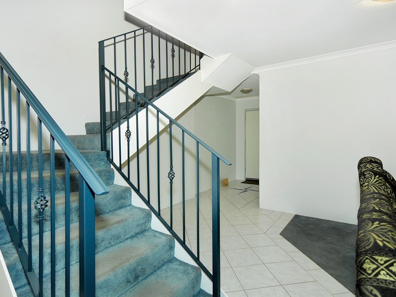 5/1 Ravenswood Drive, Nollamara WA 6061