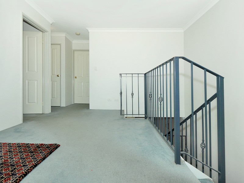 5/1 Ravenswood Drive, Nollamara WA 6061