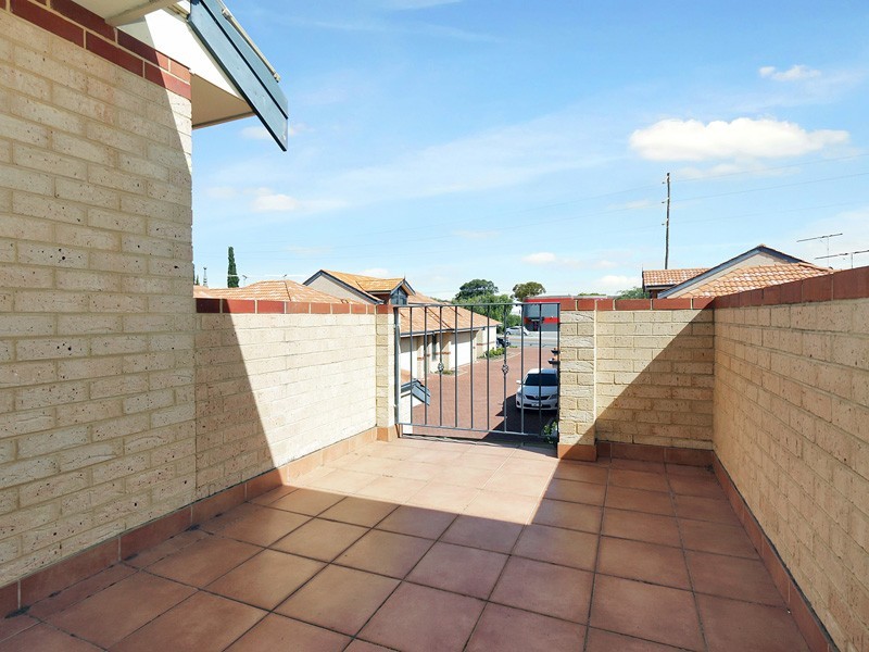 5/1 Ravenswood Drive, Nollamara WA 6061