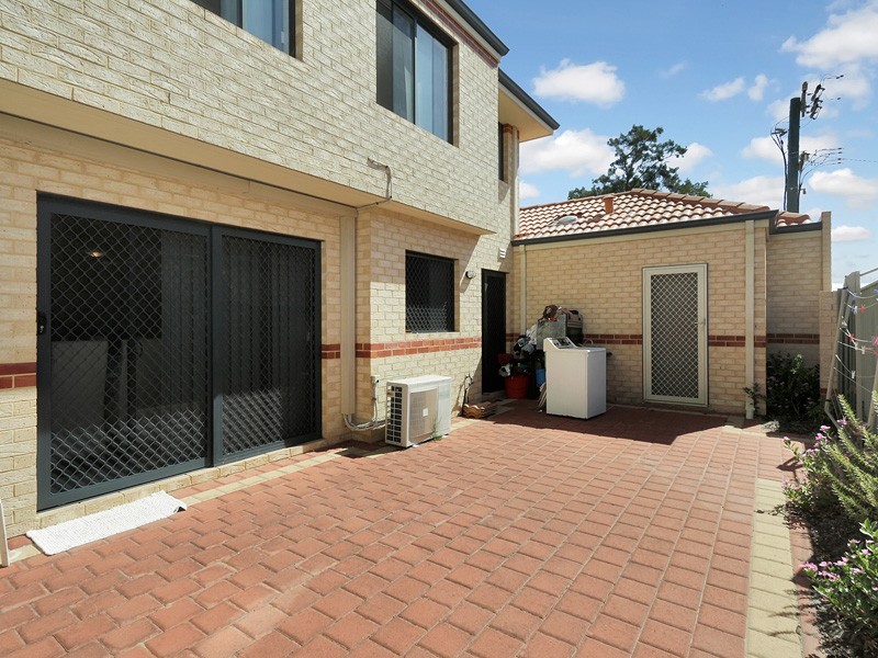 5/1 Ravenswood Drive, Nollamara WA 6061