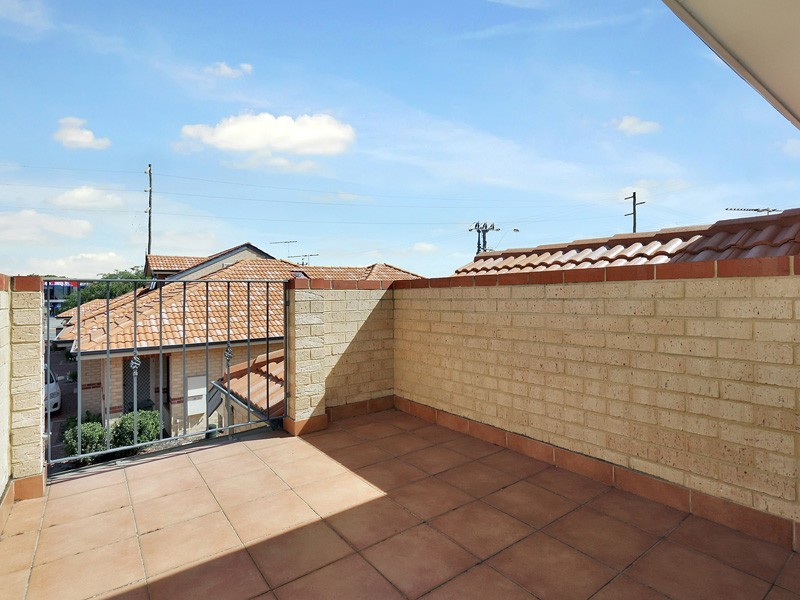 5/1 Ravenswood Drive, Nollamara WA 6061