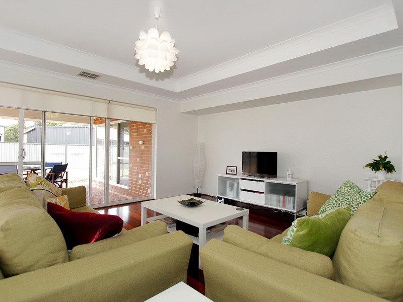 52 Coulterhand Circle, Byford WA 6122