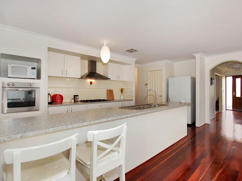 52 Coulterhand Circle, Byford WA 6122