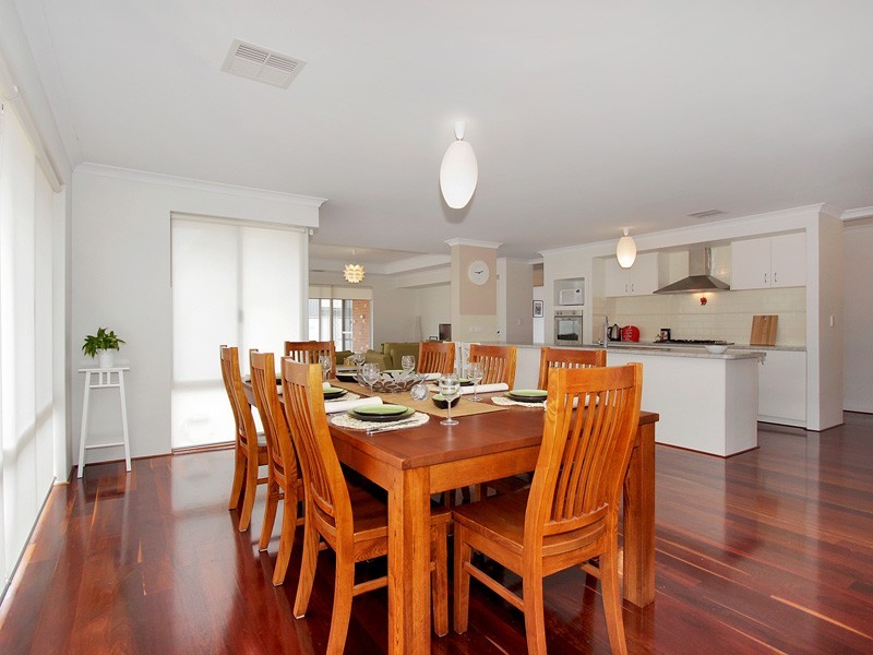 52 Coulterhand Circle, Byford WA 6122