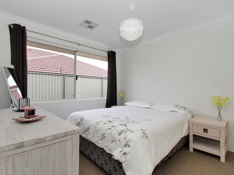 52 Coulterhand Circle, Byford WA 6122