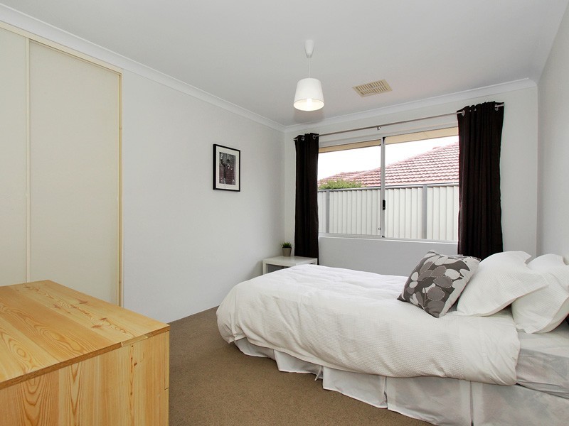 52 Coulterhand Circle, Byford WA 6122