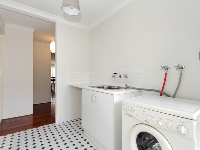 52 Coulterhand Circle, Byford WA 6122