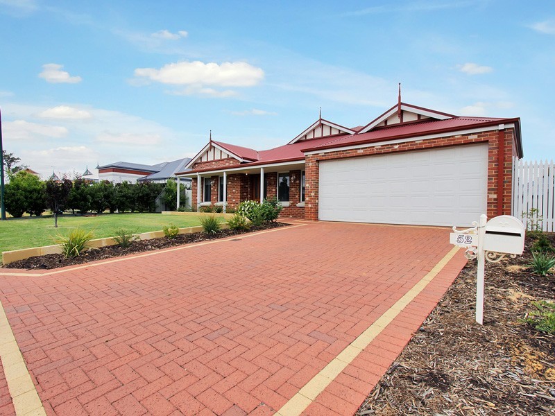 52 Coulterhand Circle, Byford WA 6122